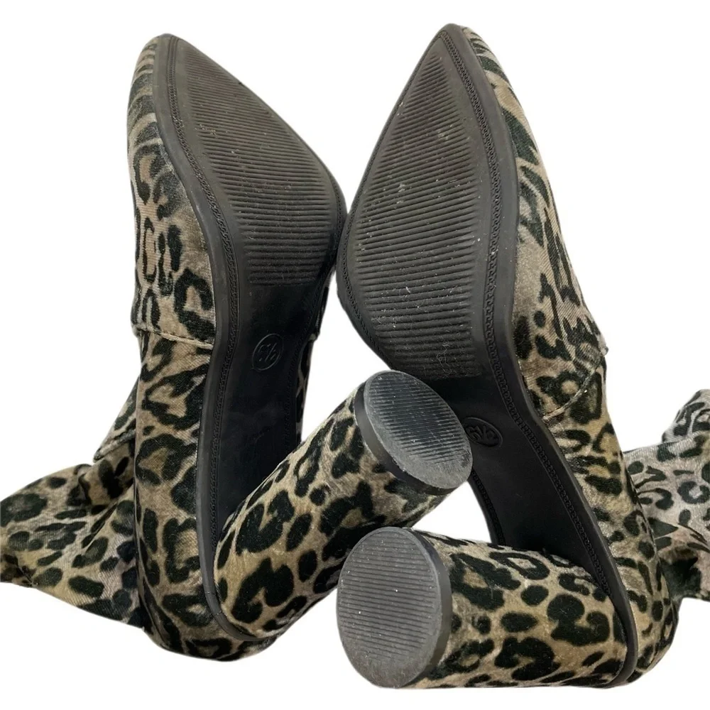 Leopard ankle boot size 6 1/2  Black 4
